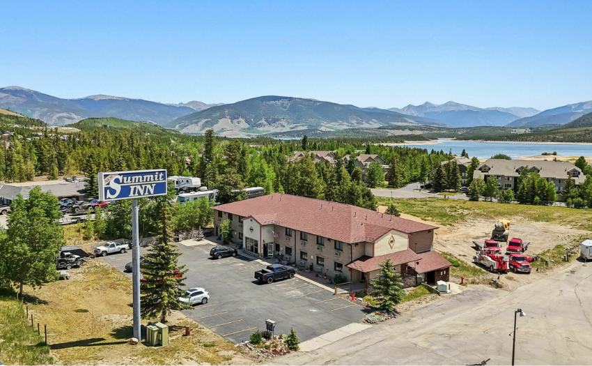 New Summit Inn 