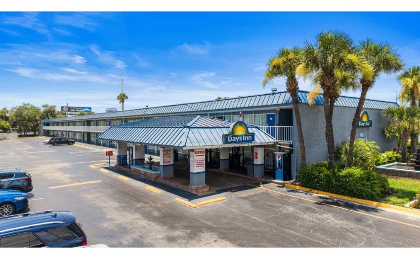 Orlando Fl- 163 Keys Days Inn & Suites for Sale